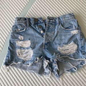 ARIZONA HIGHRISE CROPPED RIPPED SHORTS
